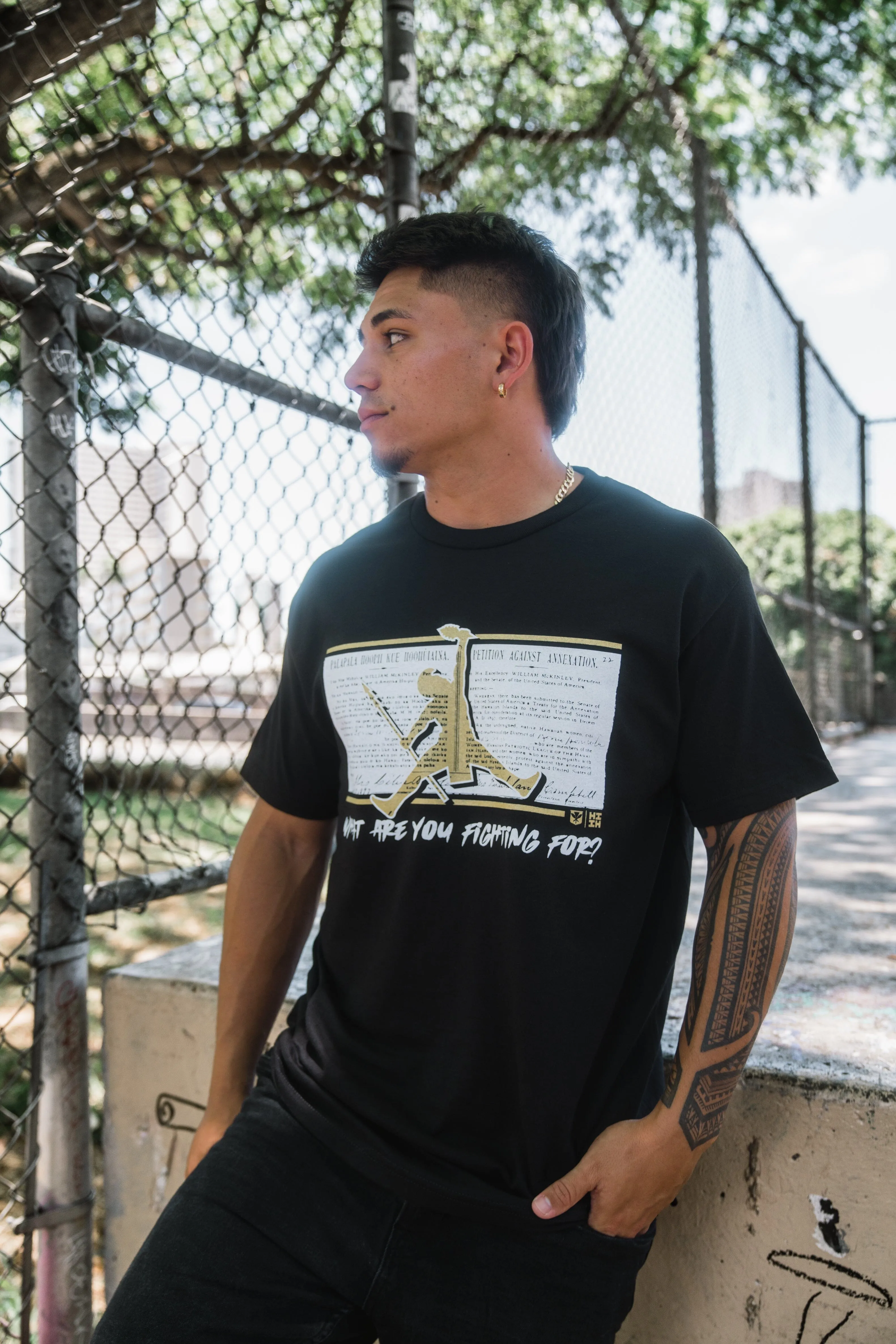 FIGHTING GOLD T-SHIRT